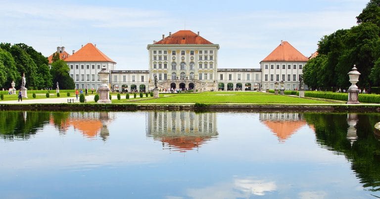 قصر نيمفنبورغ اماكن سياحية في ميونخ